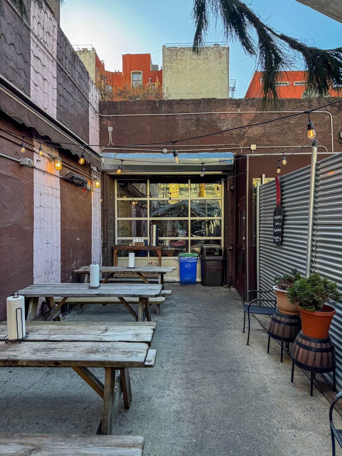 2,300 SF | Rare Restaurant Space for Lease - Full Liquor License Included