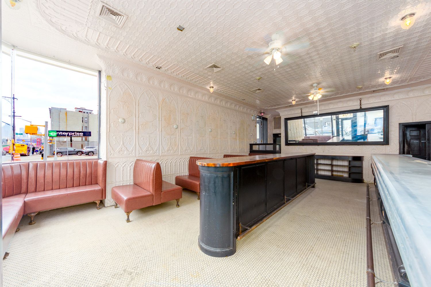 2,000 SF | Park Slope Restaurant/Retail Space + 1,000 SF Backyard for Lease