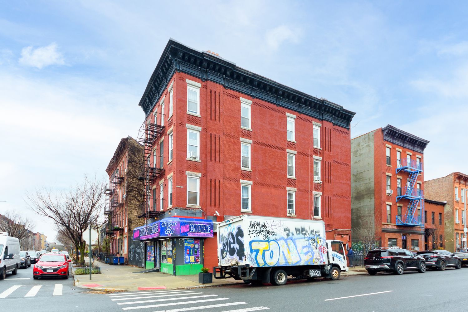 1,500 SF | Corner Retail Space with Glass Storefront for Lease