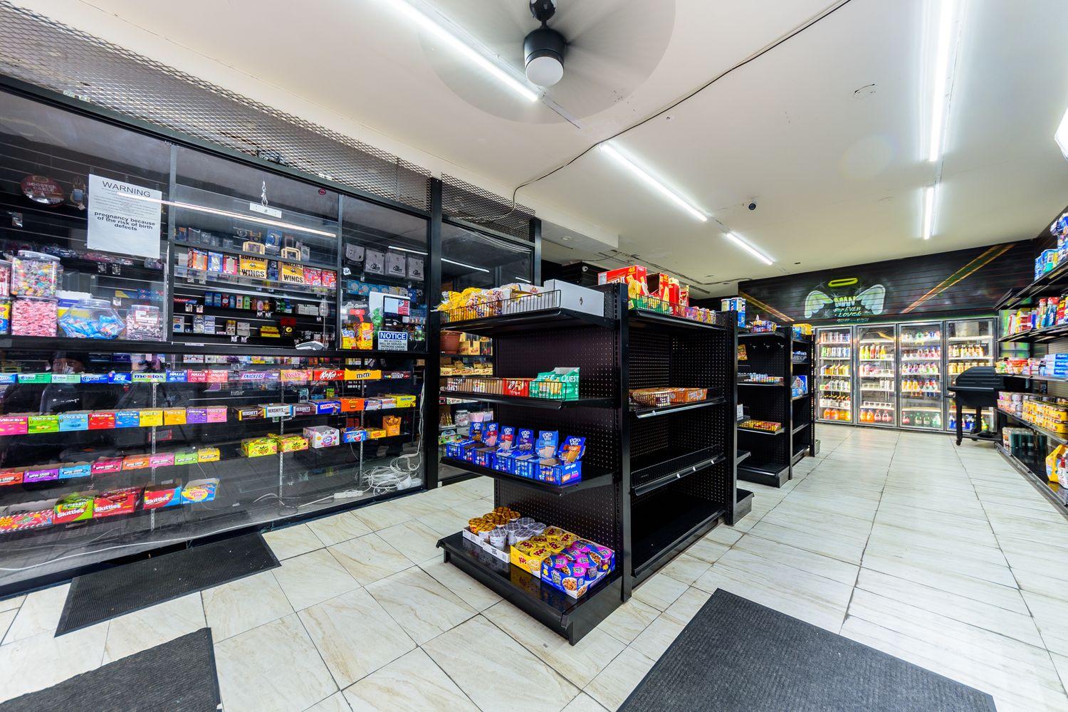 1,500 SF | Corner Retail Space with Glass Storefront for Lease