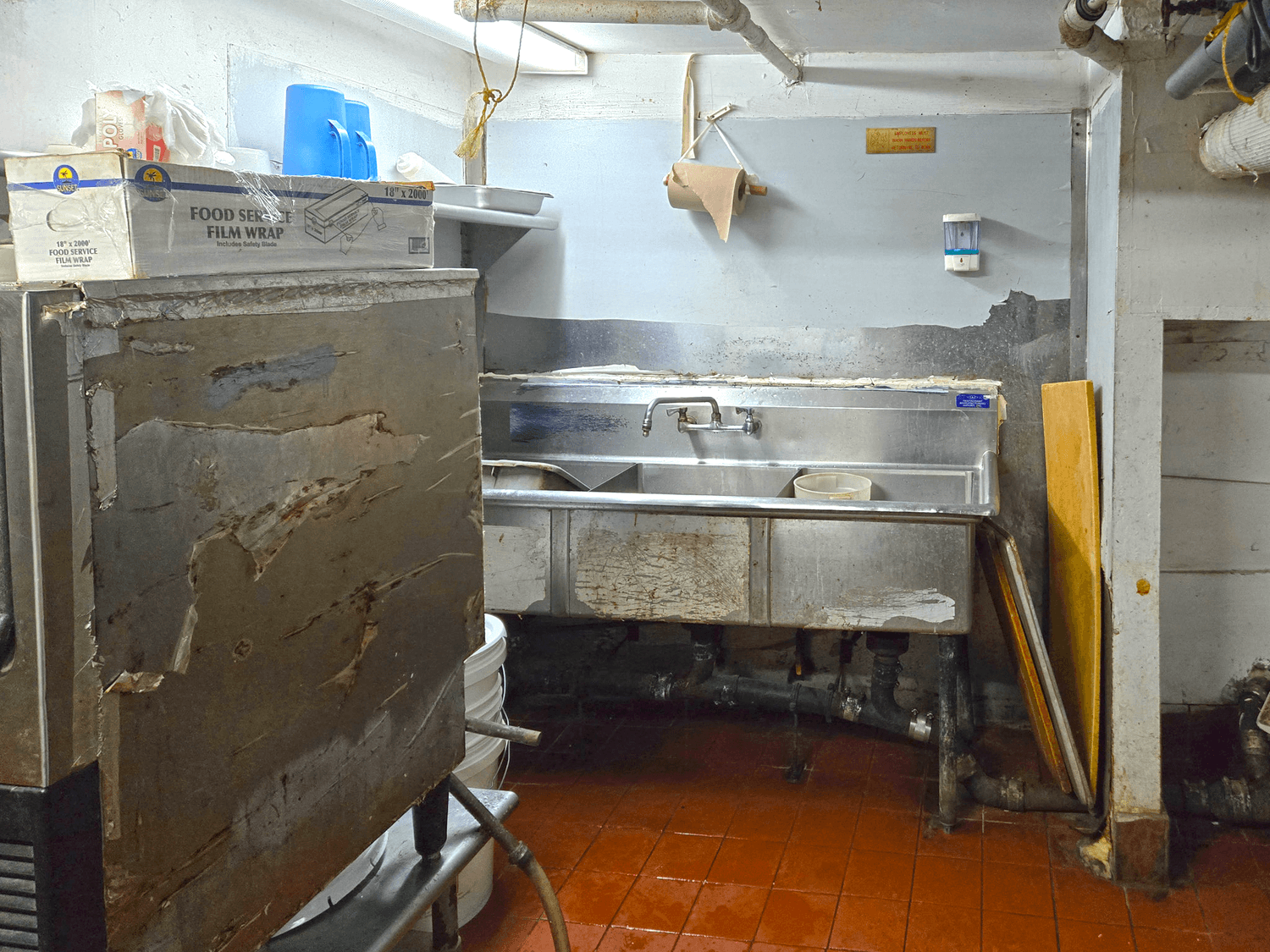 1,600 SF | High-Visibility Corner Restaurant Space + 1,950 SF Lower Level for Lease