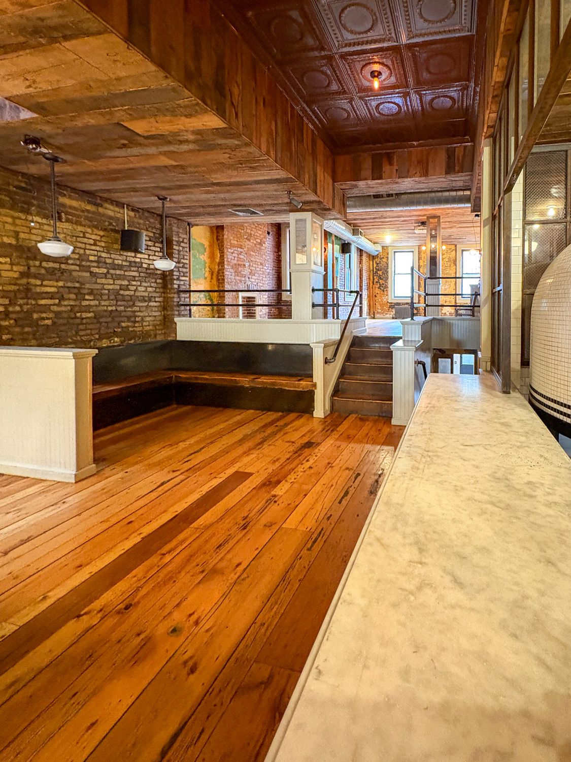 1,900 SF | Turnkey Restaurant & Bar with 1,500 SF Usable Basement for Lease