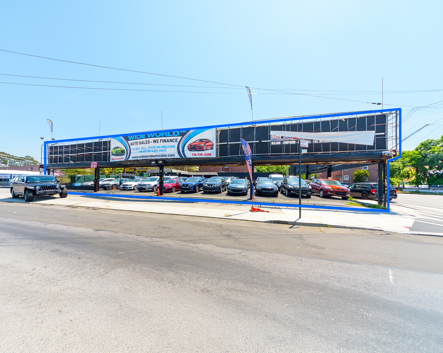 10,000 SF | Corner Retail & Automotive Opportunity For Lease