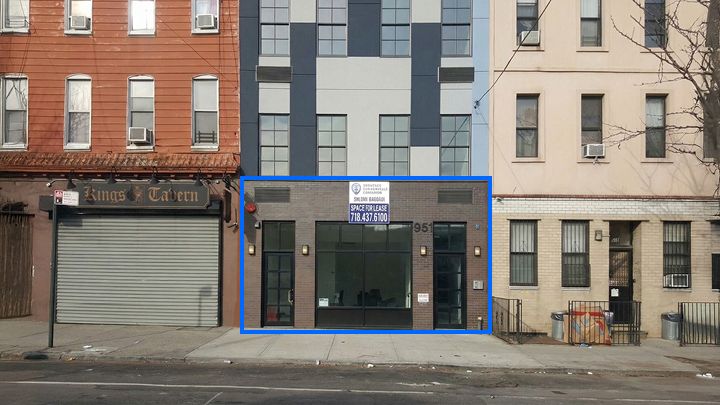525 SF | East Williamsburg Retail Space with Beautiful Glass Frontage for Lease
