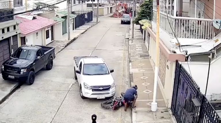 Imagen sobre Automovilista justiciero la salva de ladrón