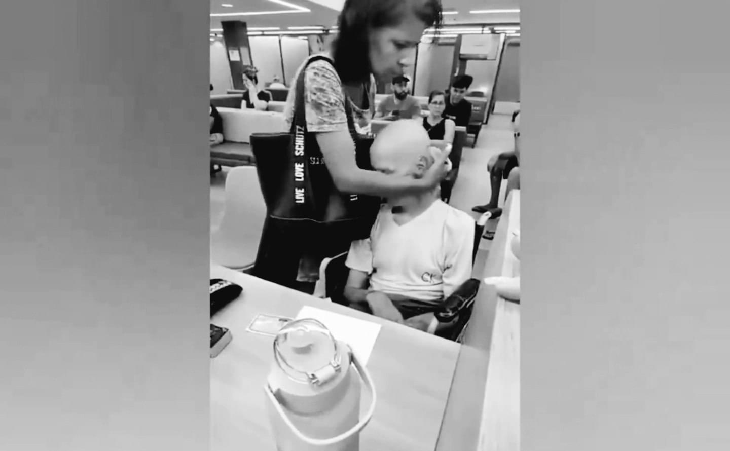 Imagen sobre Lleva cuerpo de su tío al banco para solicitar préstamo 