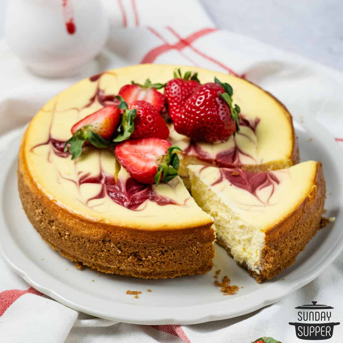 classic-strawberry-cheesecake