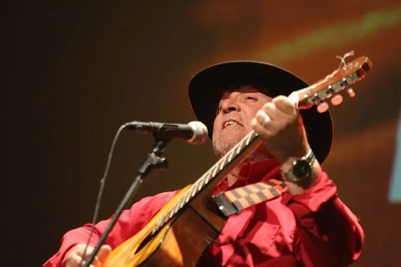 René Inostroza: El canto campesino a orillas del Conunhuenu