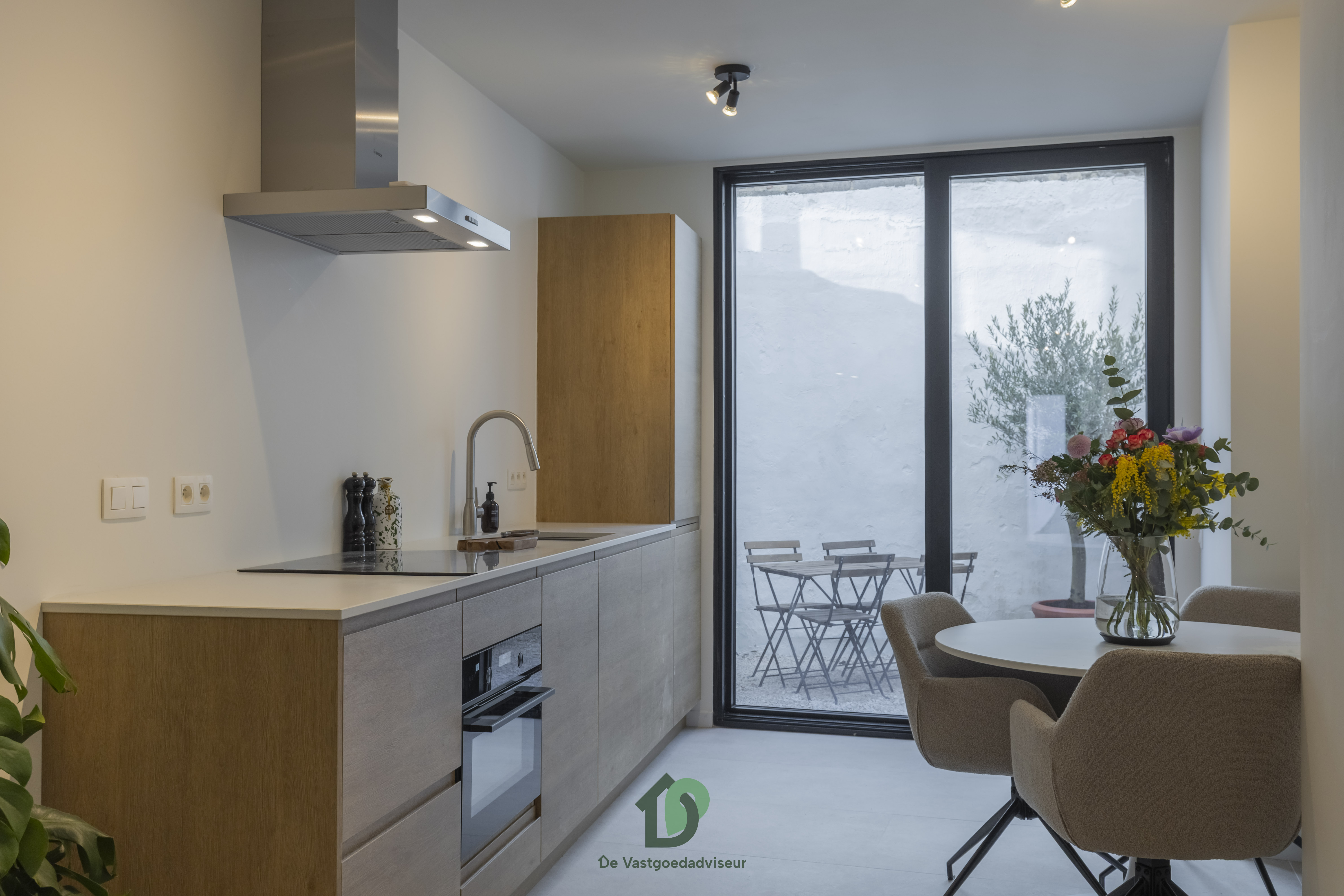 Instapklare en uiterst energiezuinige woning op leuke locatie in Zelzate!