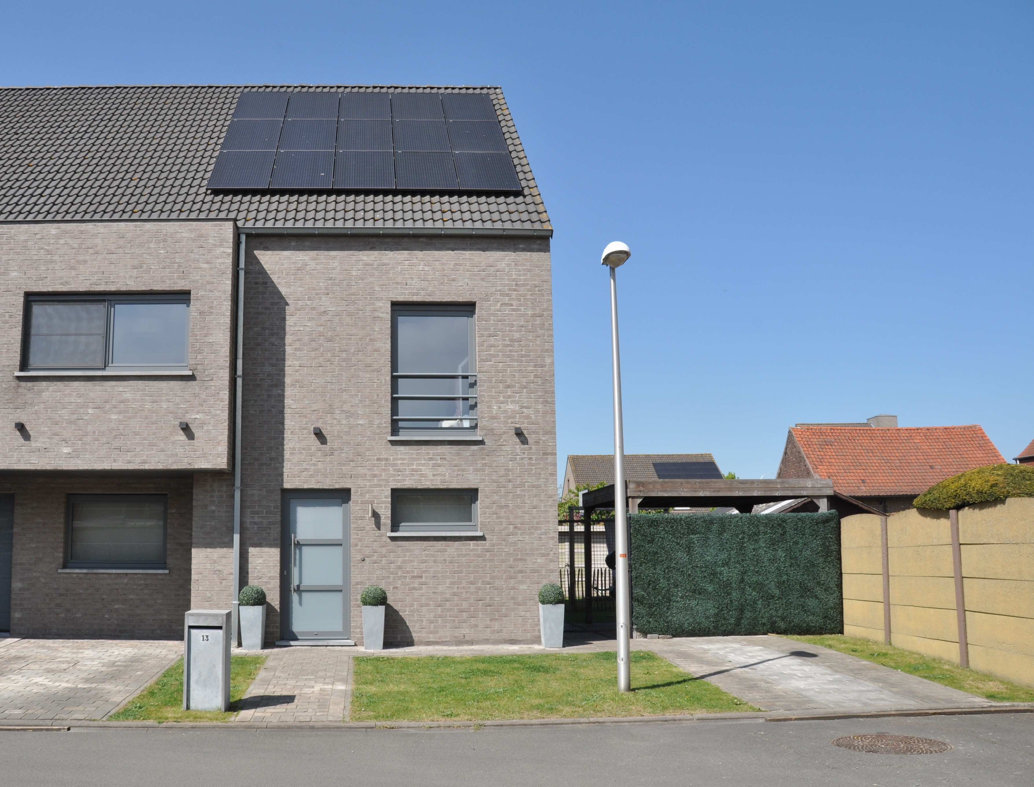 Instapklare en uiterst energiezuinige woning op leuke locatie in Zelzate!