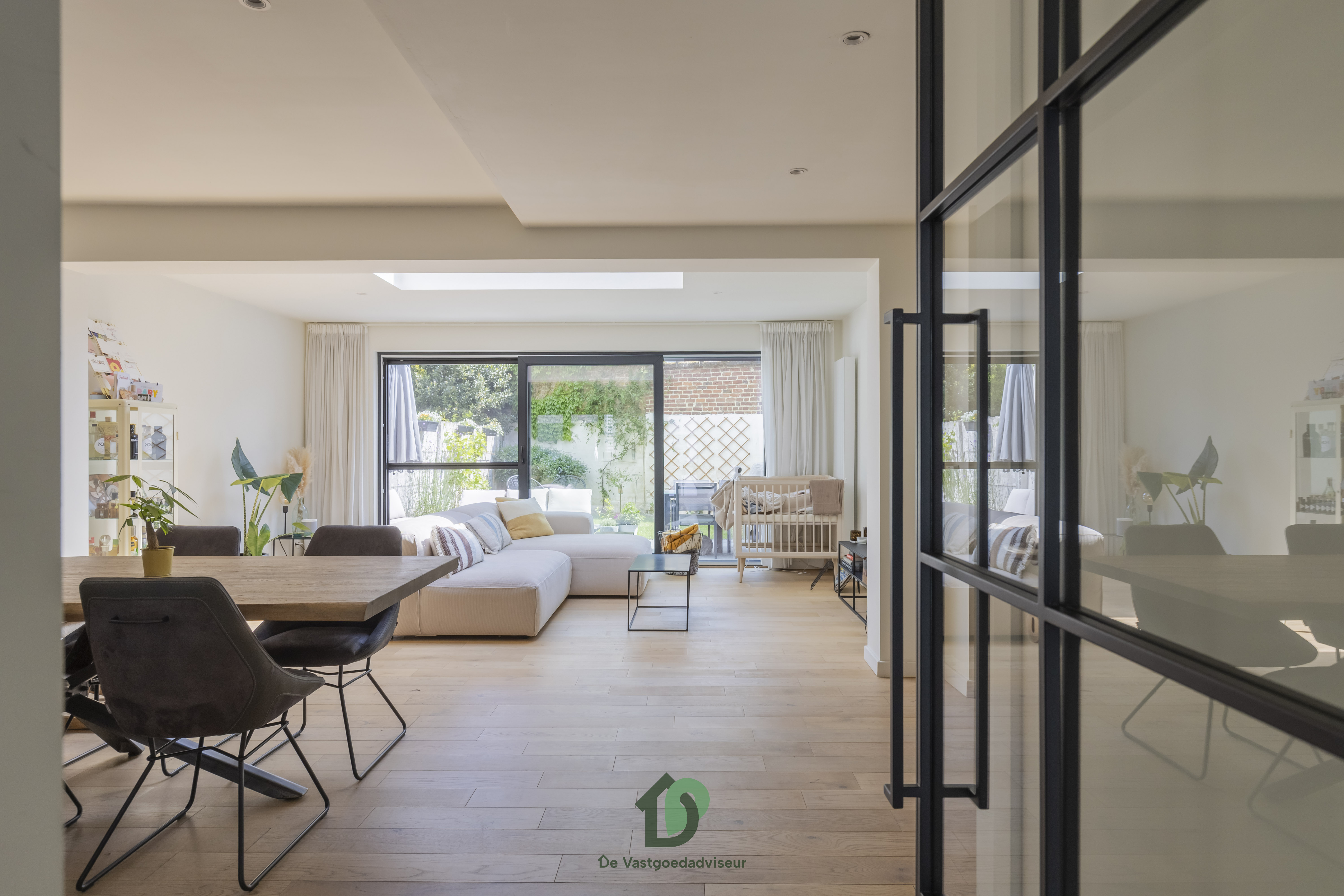 Instapklare woning met 4 slaapkamers op toplocatie