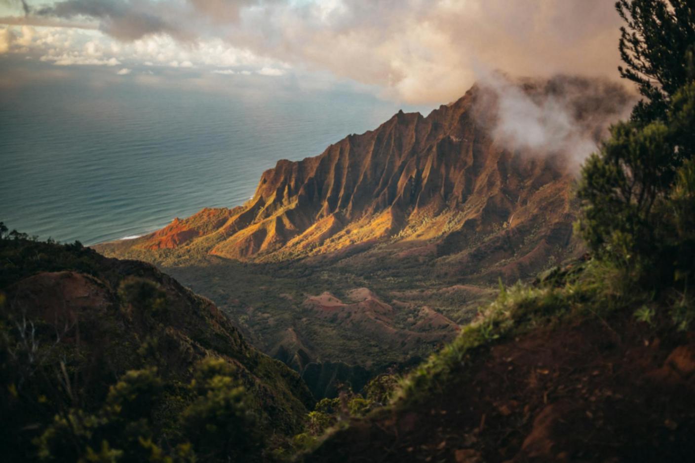 Photo by Roberto Nickson: https://www.pexels.com/photo/breathtaking-kalalau-valley-mountains-scenic-view-in-kauai-hawaii-2559941/