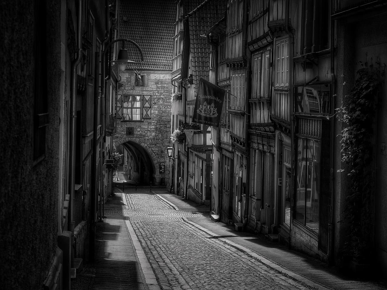 nostalgic-dark-street