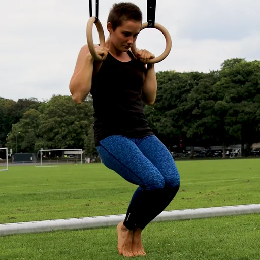 Negative Muscle Ups an den Turnringen