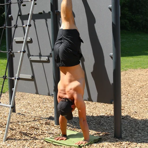Handstand Schwimmer