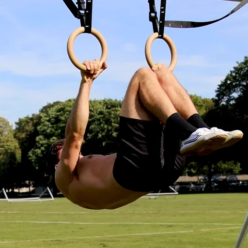 Negative Tuck Front Lever an den Turnringen