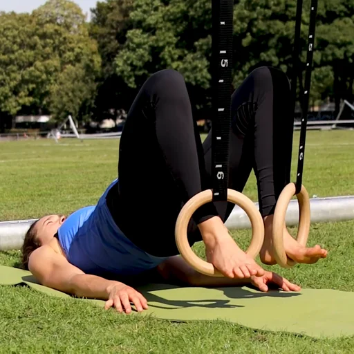 Leg Curls an den Turnringen