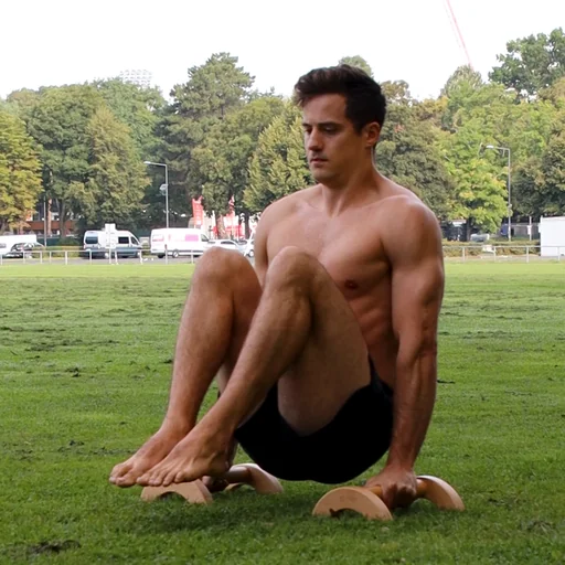 Tuck L Sit