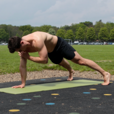 Push Up Shoulder Taps