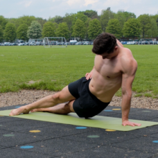 Side Plank Crunches mit gestrecktem Arm