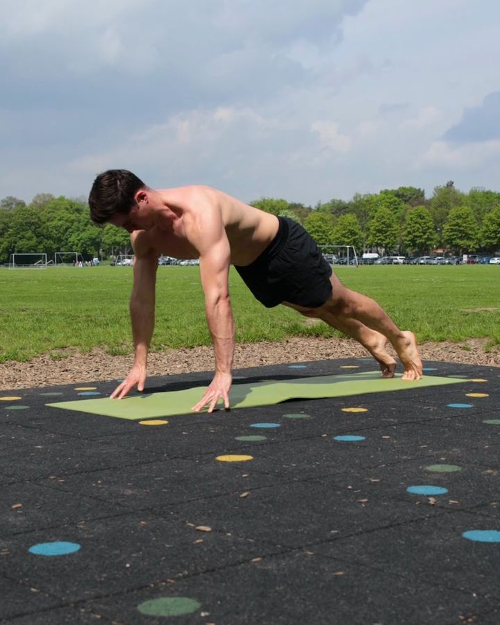 Explosive Push Ups