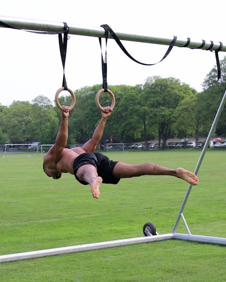 Straddle Back Lever with gym rings