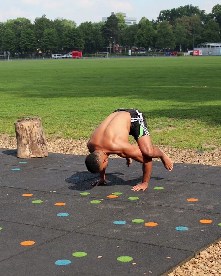 Crow / Frog to Handstand