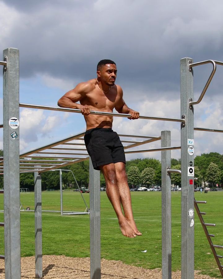 Explosive Bar Muscle Ups