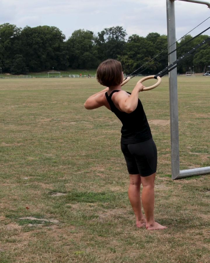 Bulgarian Row High Position with gym rings