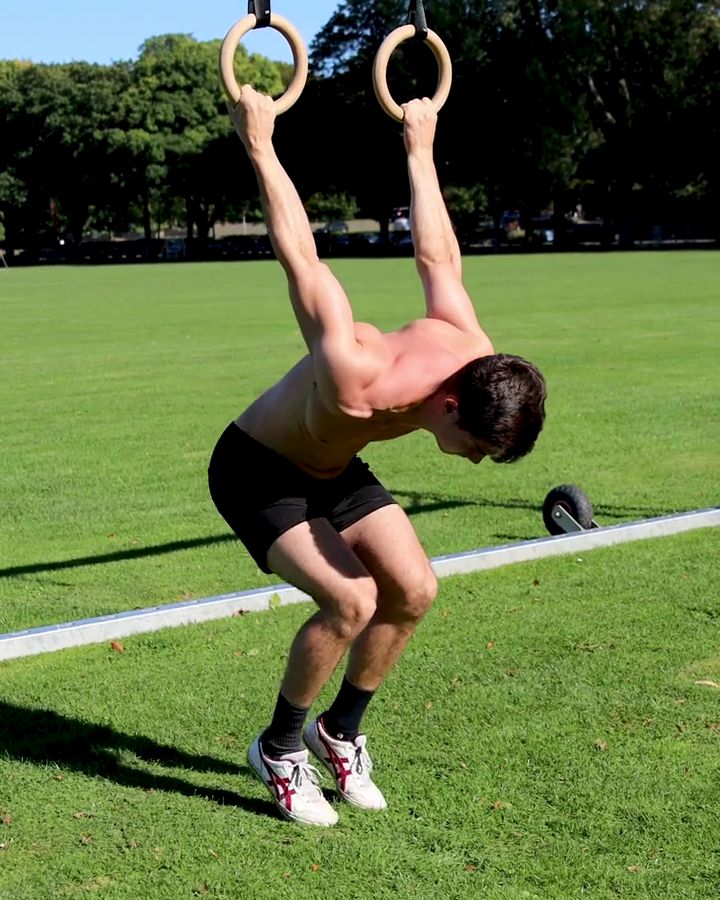 Unterstützte Back Lever Pulls (gehockt, Level 1): Perfekt für den Einstieg