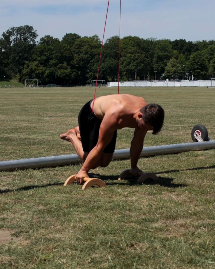 Banded Advanced Tuck Planche