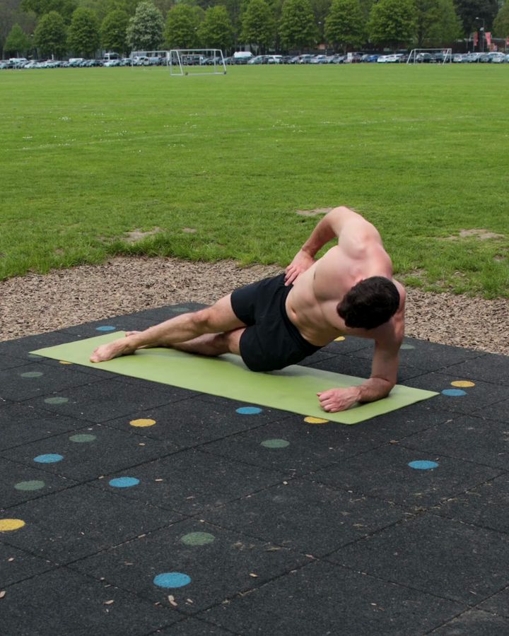 Side Plank Crunches