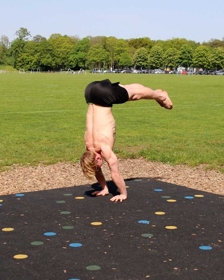 Press Handstand