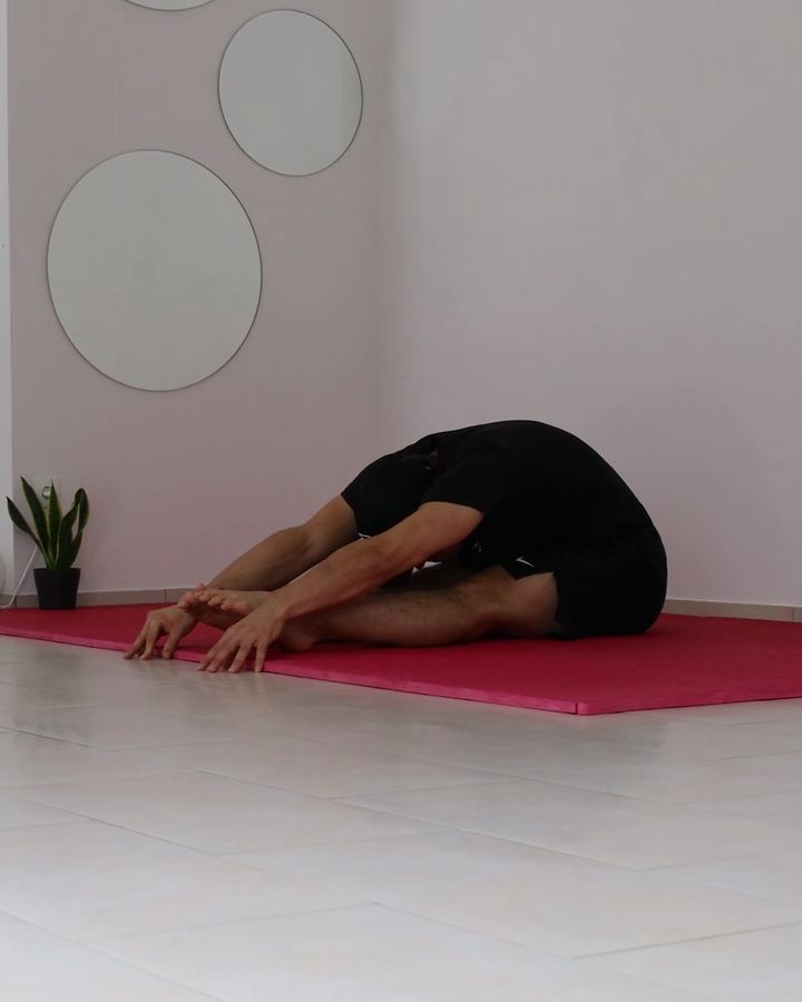 Paschimottanasana - Seated Forward Bend