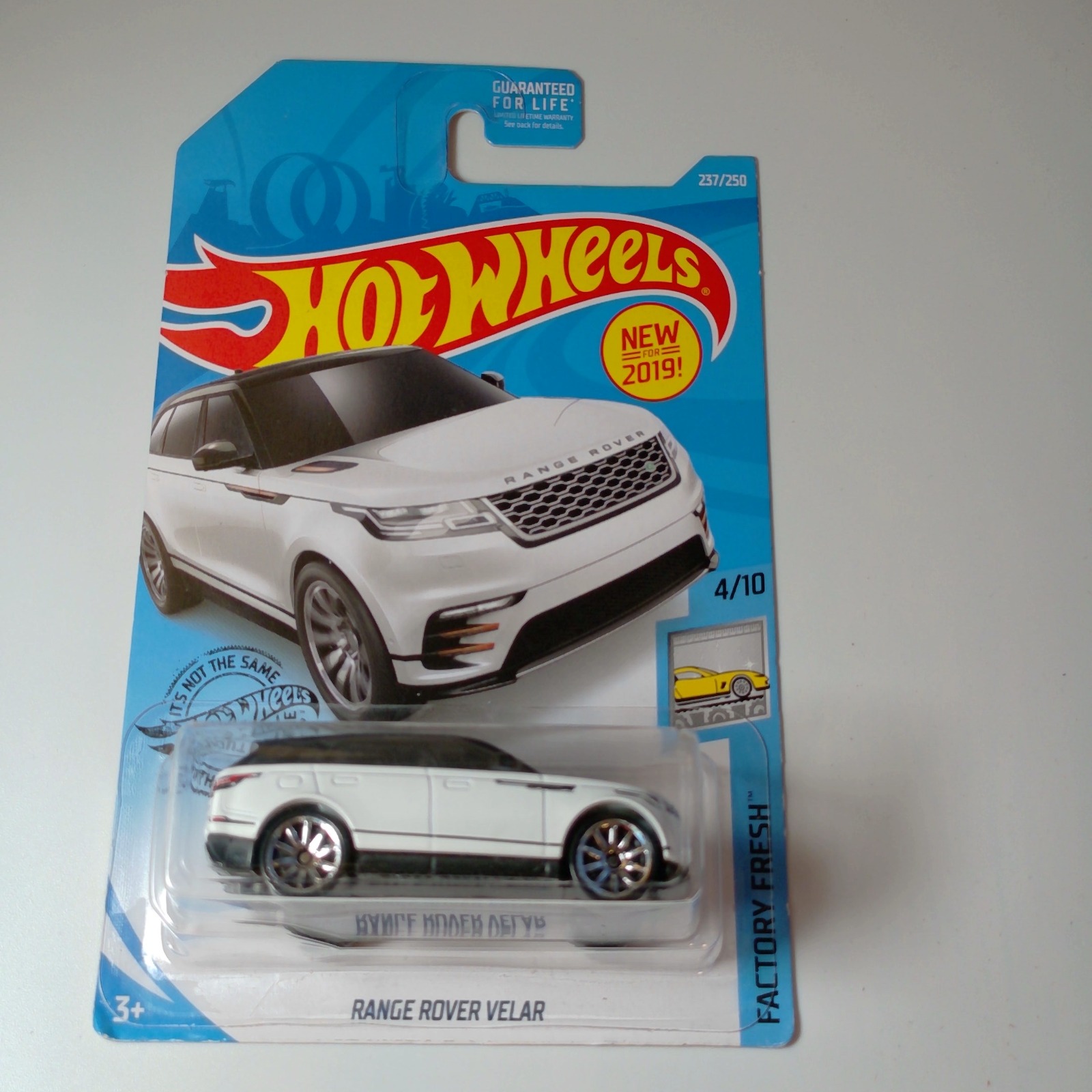 Hot Wheels RANGE ROVER VELAR White FACTORY FRESH 4/10 (#237/250)