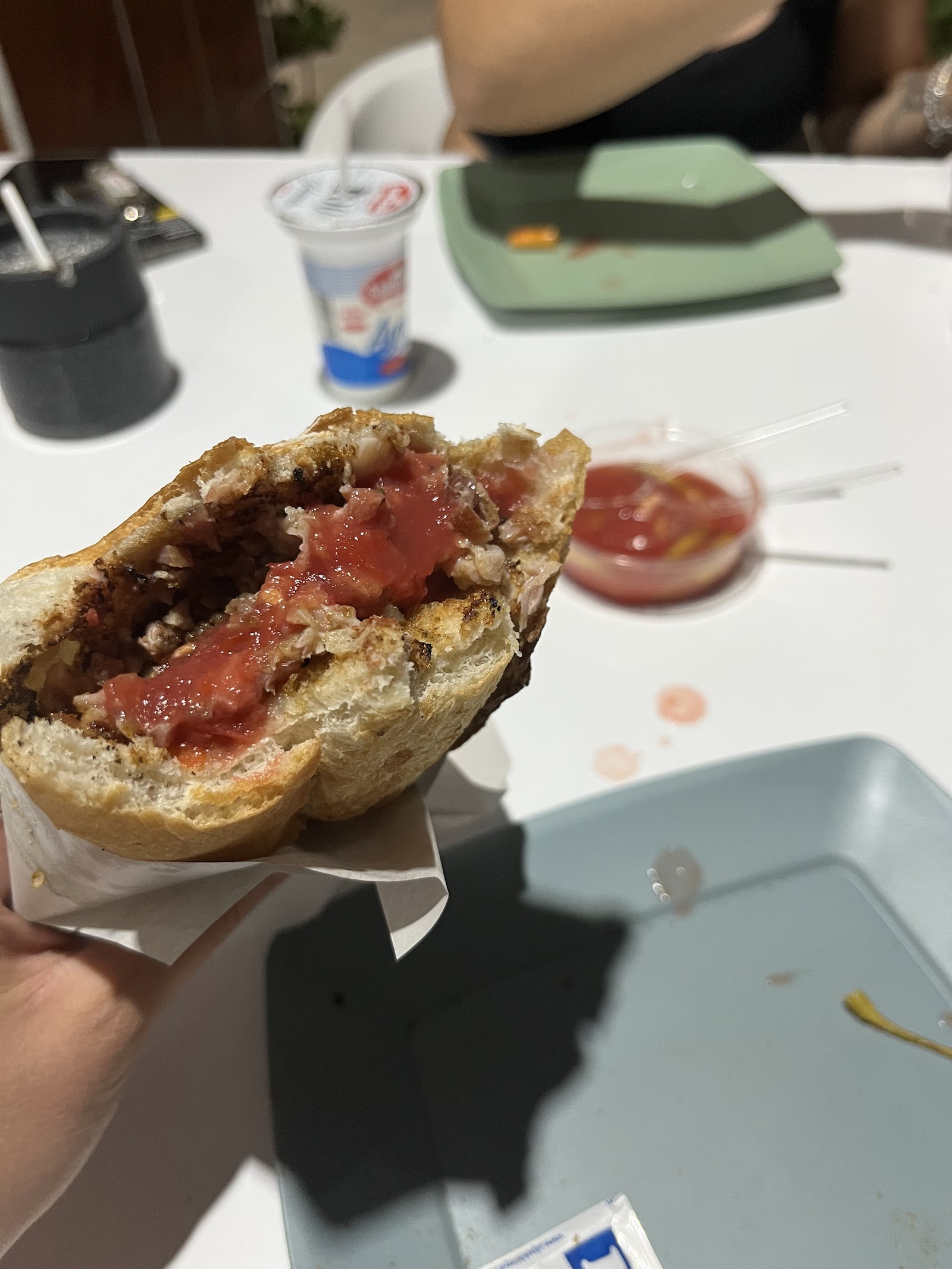Belo Süt Kuzu Kokoreç & Badem