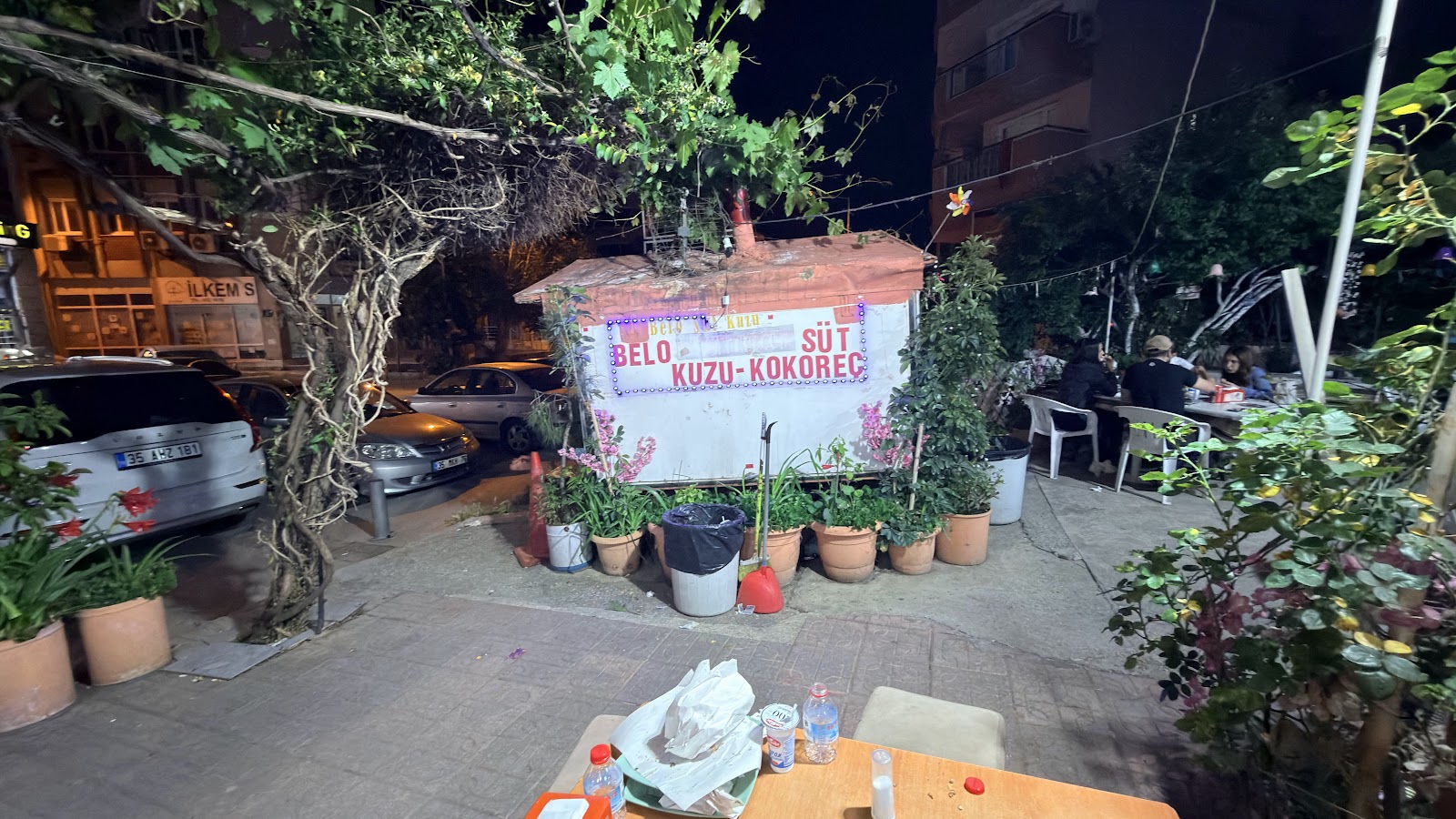 Belo Süt Kuzu Kokoreç & Badem