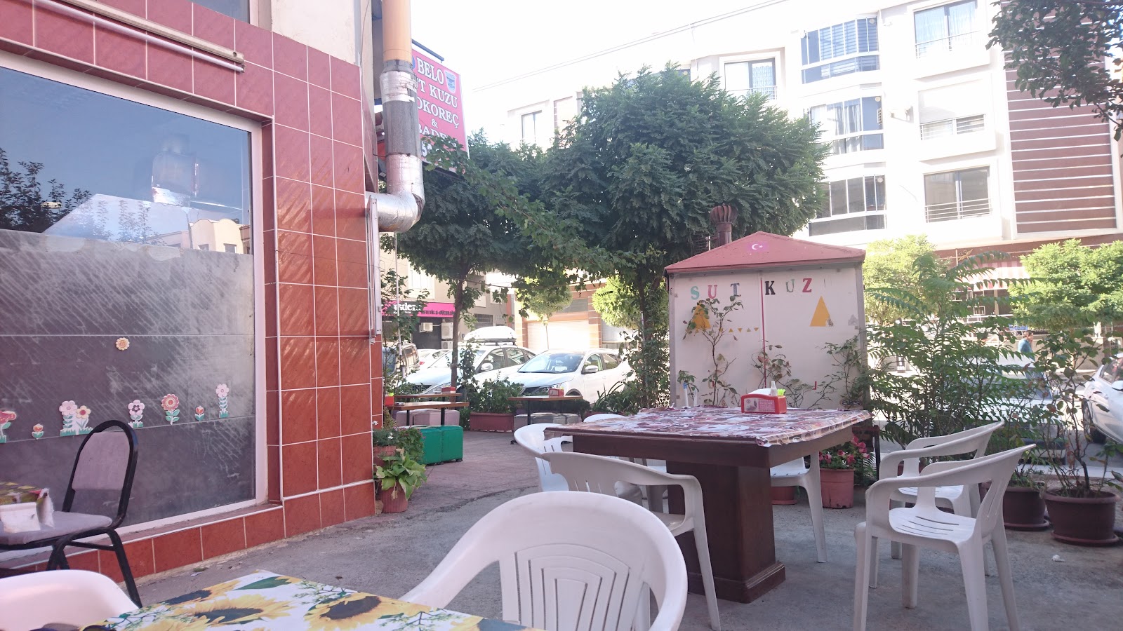 Belo Süt Kuzu Kokoreç & Badem