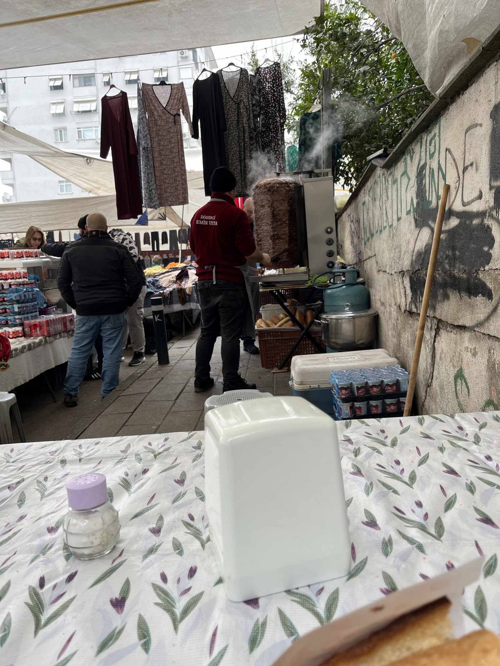 Emin Usta Seyyar Dönerci (Perşembe Pazarı)