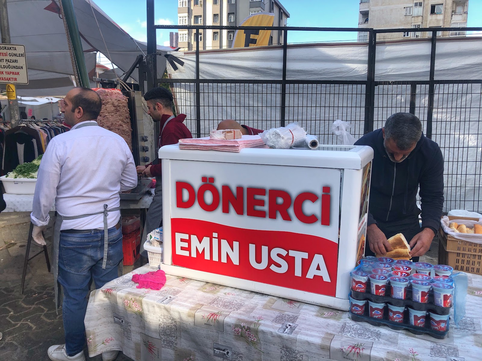 Emin Usta Seyyar Dönerci (Perşembe Pazarı)