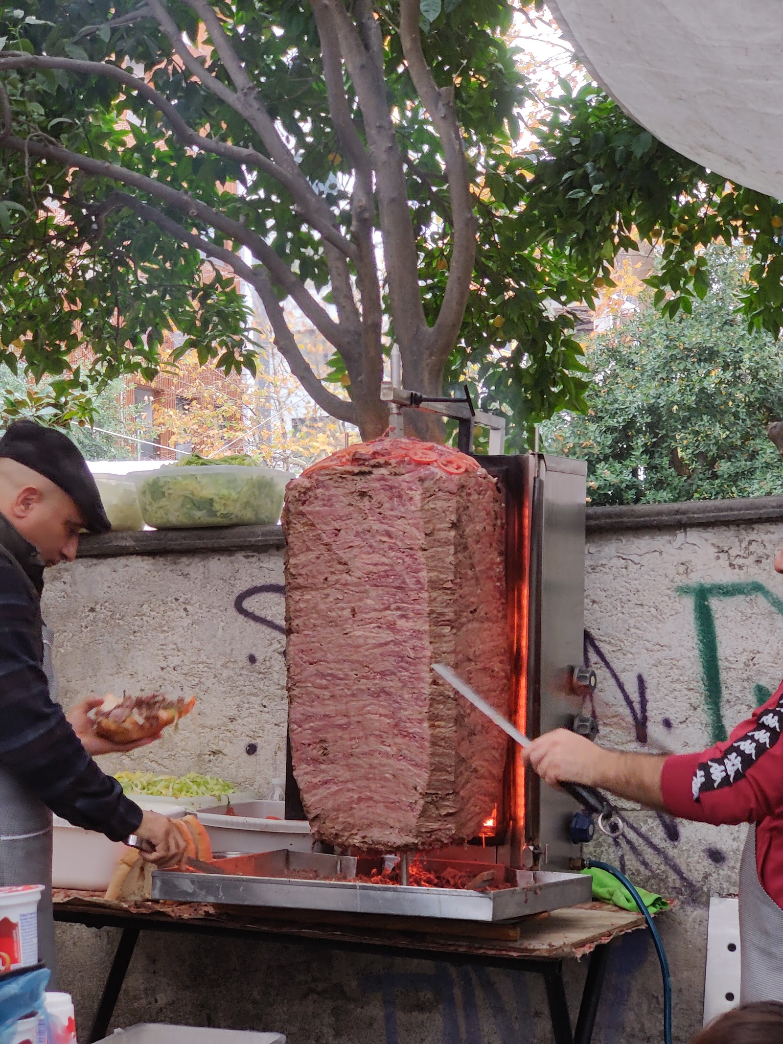 Emin Usta Seyyar Dönerci (Perşembe Pazarı)