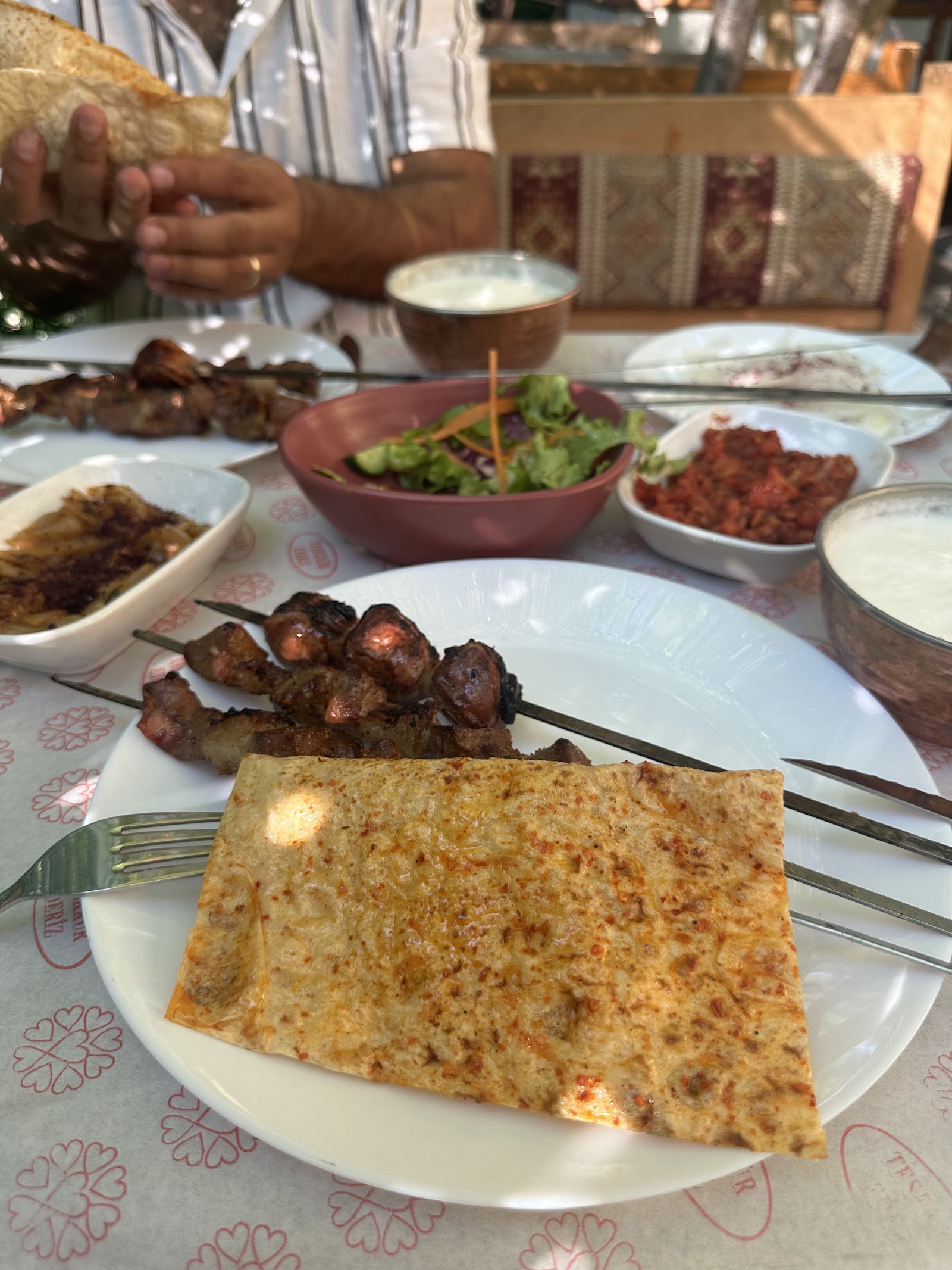 The Salaş ciğer şeftali kebabı (Kebap Evi)