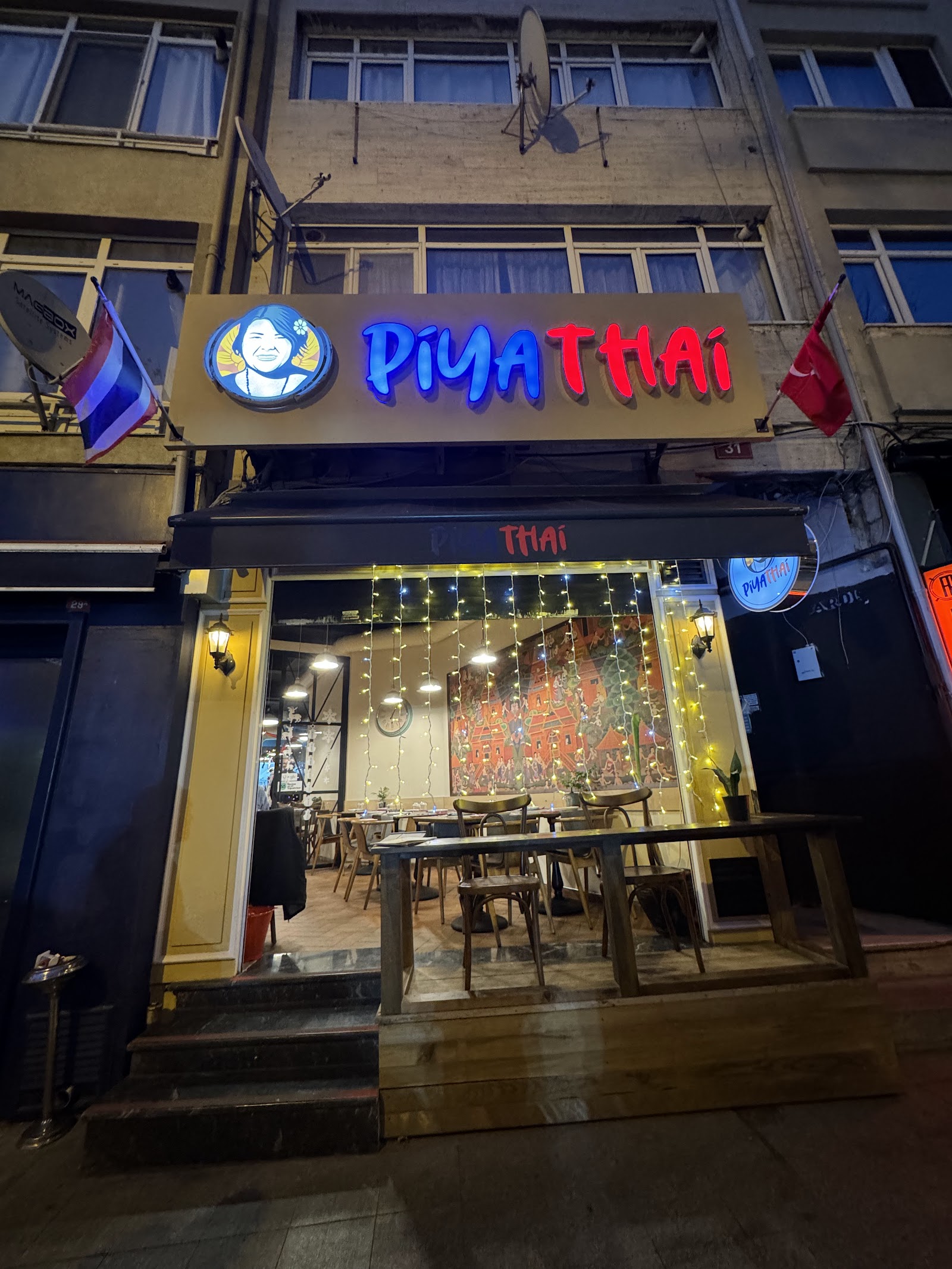 Piya Thai