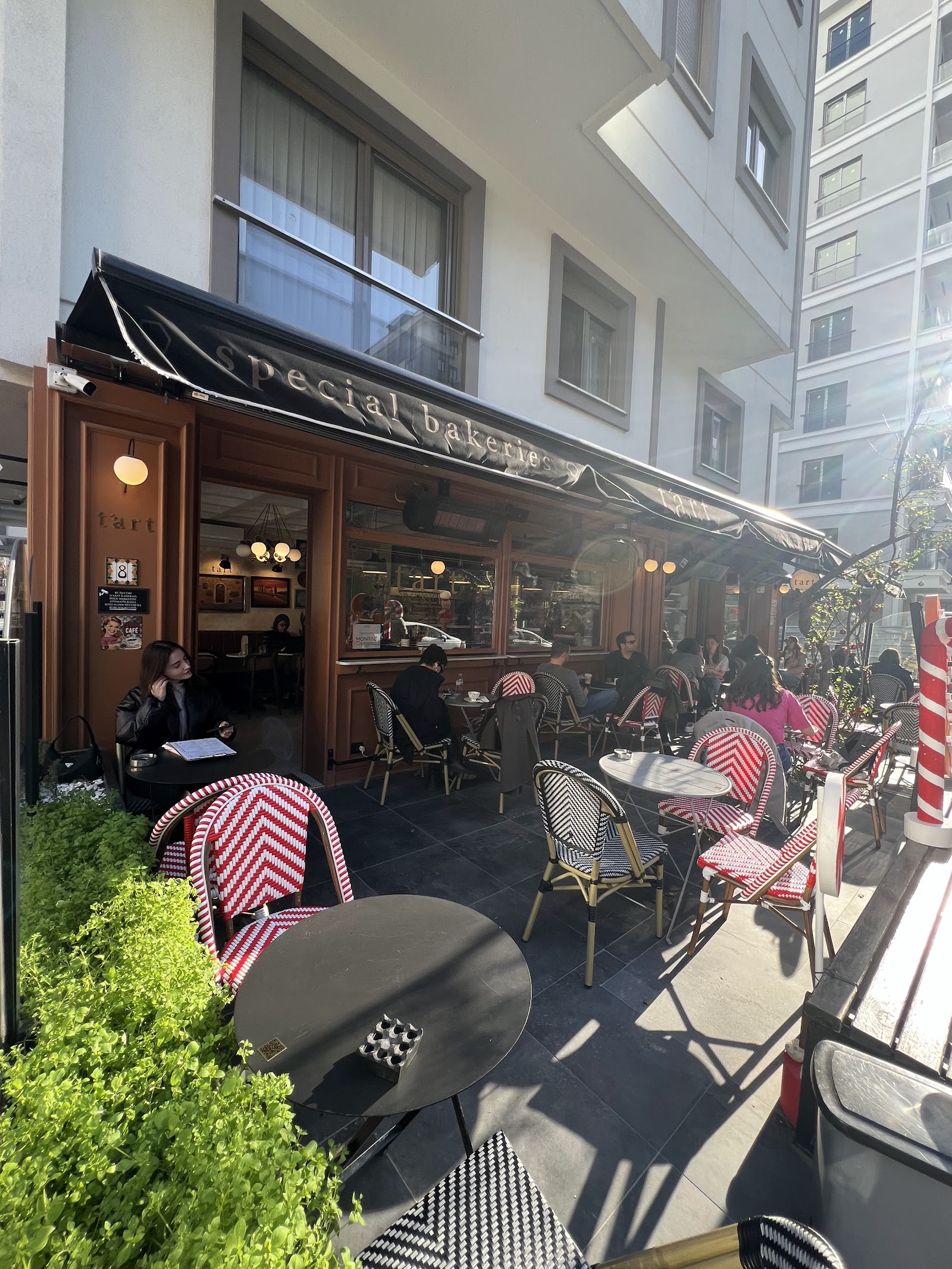 Tart Bakery Cafe
