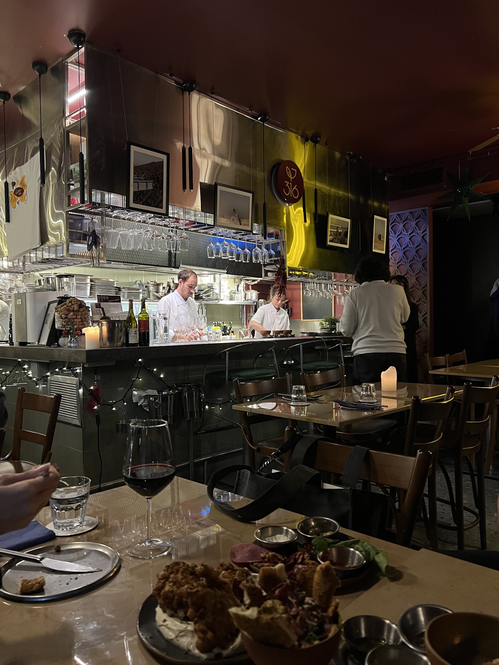 316 Meze & Wine
