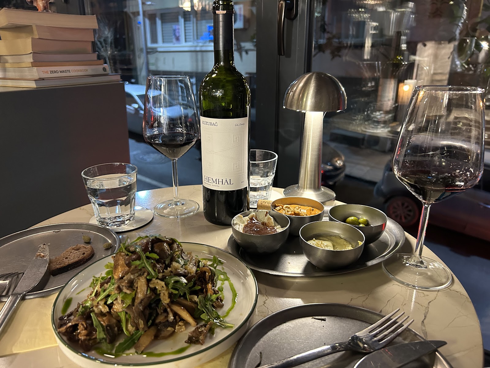 316 Meze & Wine