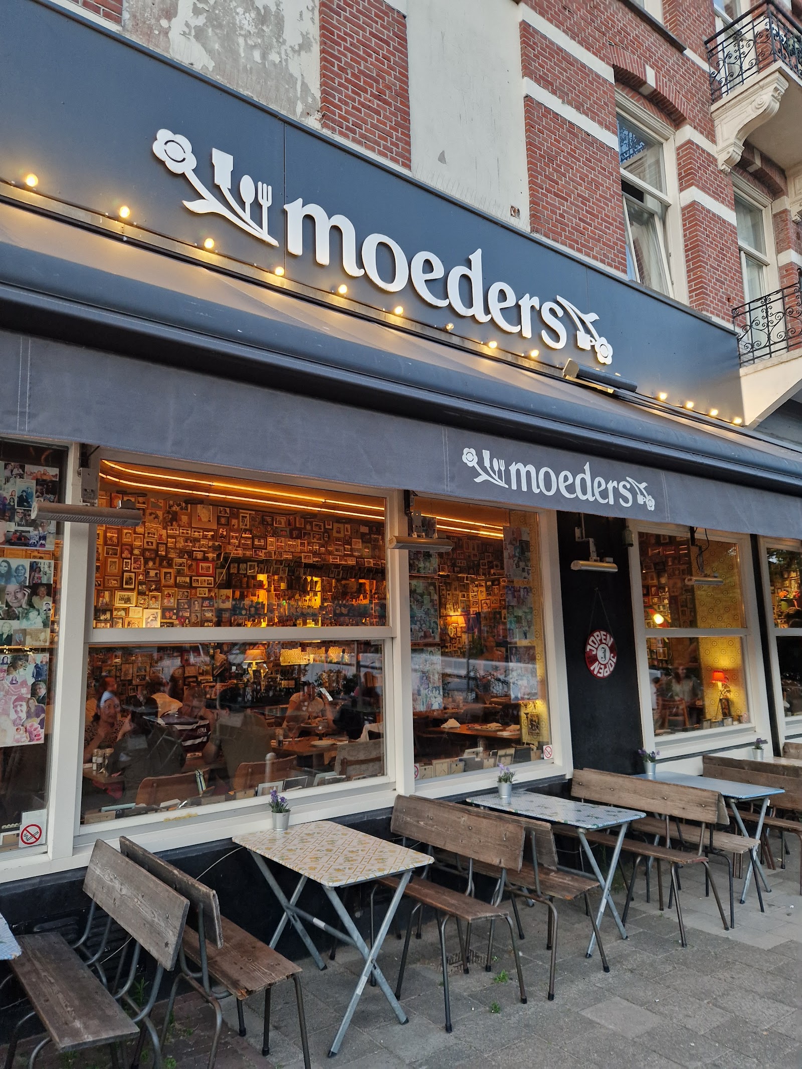 Moeders
