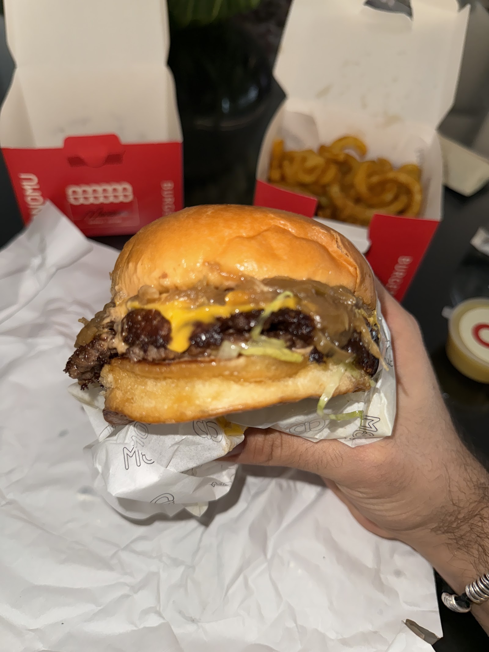 Monomu Burger