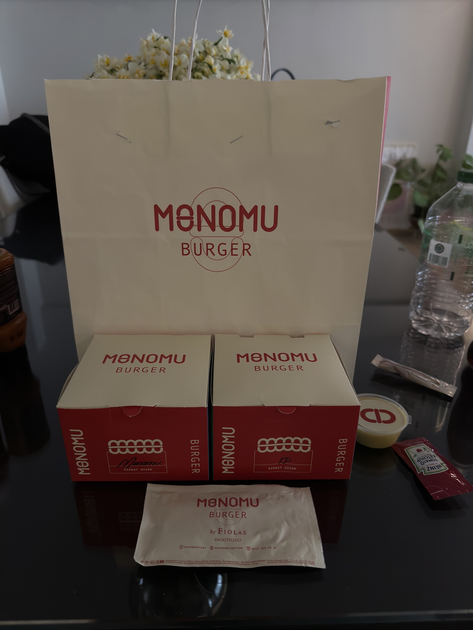 Monomu Burger