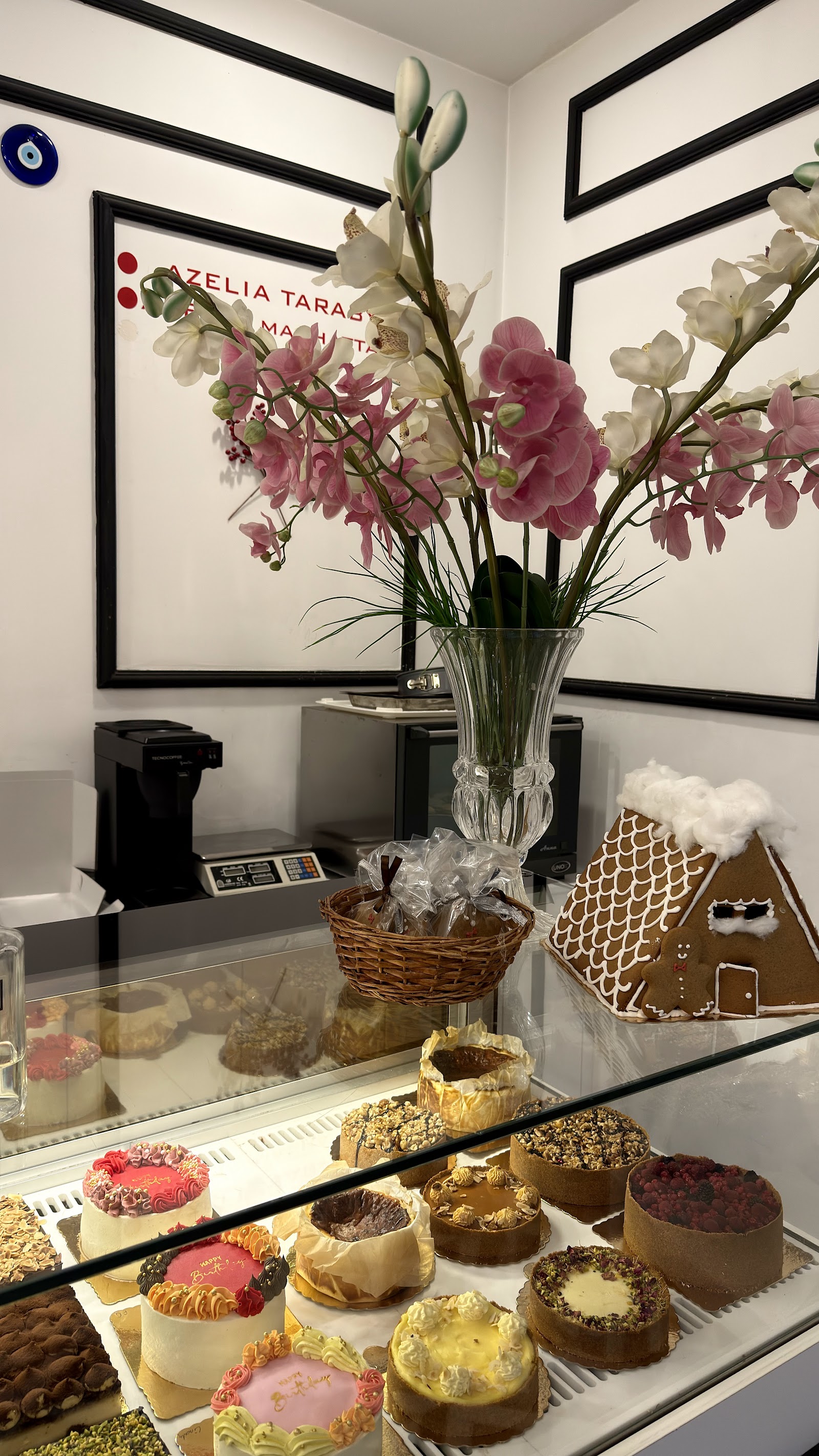 Azelia Patisserie & Pizza